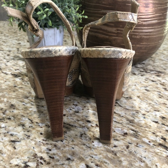 Stuart Weitzman Snakeskin Slingback Metallic & Neutral Heel Pumps 7.5 - Picture 8 of 9